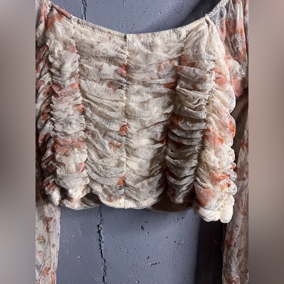 Free People Lilia Ruched Cropped Top floral Ivory.  Size Medium - Picture 5 of 9